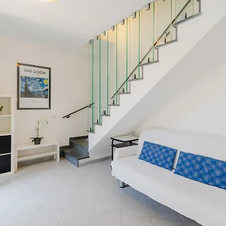 بيت للعطل 25